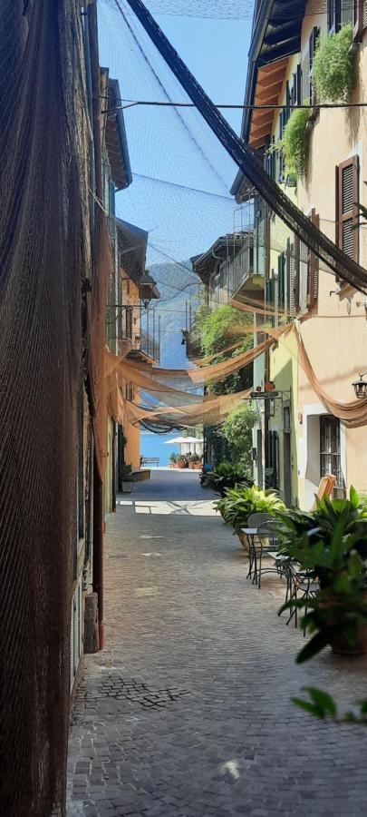 L'Airone - Casa Vacanza マンデッロ・デル・ラーリオ エクステリア 写真